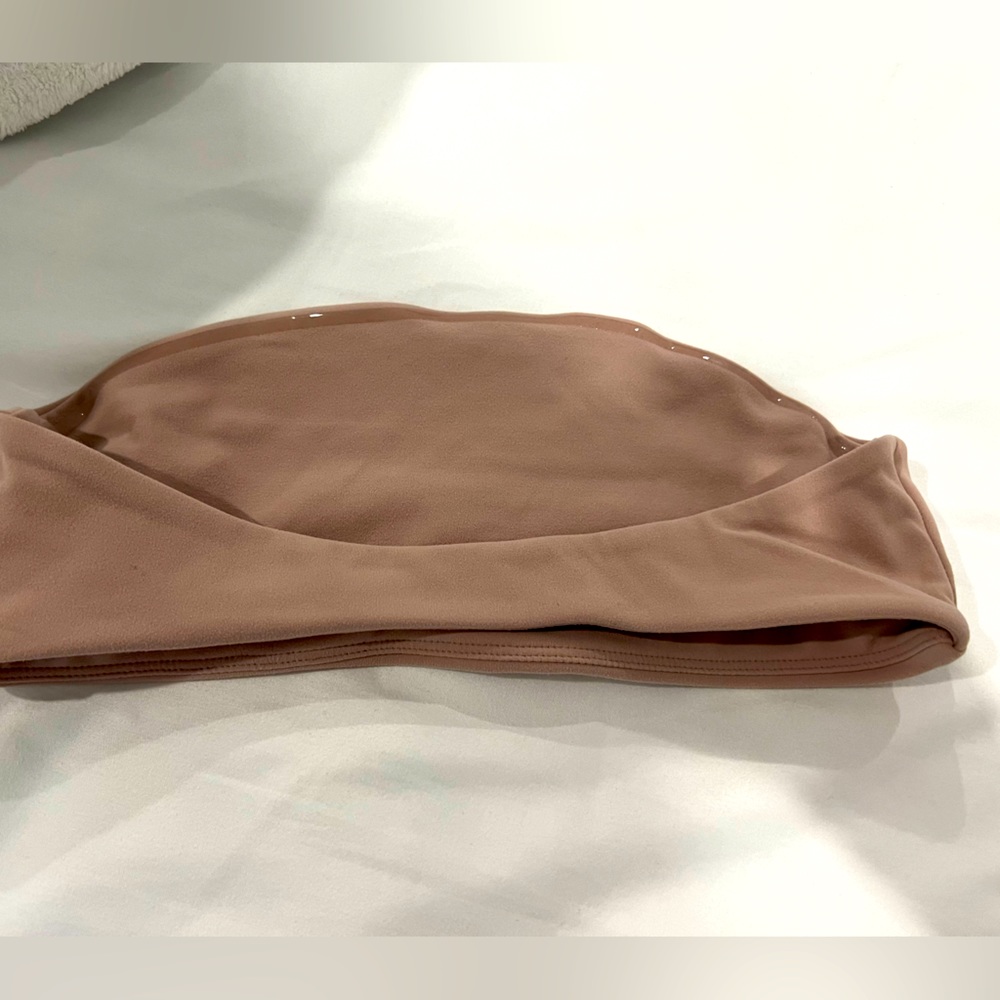 AURA BANDEAU
Women's Low-Impact Brushed High-Stretch Bandeau
Porcelain